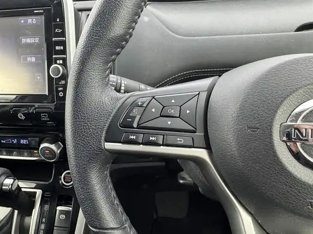 日産 セレナ ハイウェイスター Vセレクション 愛知県 2018(平30)年 9.7万km パール 純正9インチナビ　/（フルセグ／ＢＴ／ＣＤ／ＤＶＤ）　/フリップダウンモニター　/レーダークルーズコントロール　/全方位モニター　/衝突軽減システム　/コーナーセンサー　/パーキングアシスト　/レーンキープアシスト　/両側パワースライドドア　/後席サンシェード　/ドライブレコーダー/ＥＴＣ/純正AW