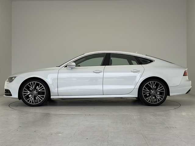 アウディ Ａ７ SB 2．0 TFSI クワトロ 愛知県 2016(平28)年 10万km 白 衝突軽減システム/BOSEプレミアムサウンド/純正９型SDナビ/クルーズコントロール/シートヒーター/ワンセグ/Bluetooth/バックカメラ/電動リアゲート/パワーシート/コーナーセンサー/純正アルミホイール/LEDヘッドライト/ステアリングスイッチ/スマートキー/プッシュスタート