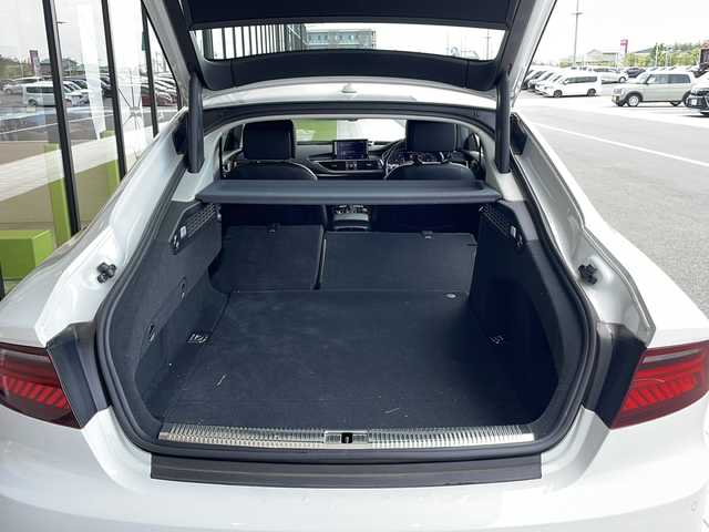 アウディ Ａ７ SB 2．0 TFSI クワトロ 愛知県 2016(平28)年 10万km 白 衝突軽減システム/BOSEプレミアムサウンド/純正９型SDナビ/クルーズコントロール/シートヒーター/ワンセグ/Bluetooth/バックカメラ/電動リアゲート/パワーシート/コーナーセンサー/純正アルミホイール/LEDヘッドライト/ステアリングスイッチ/スマートキー/プッシュスタート