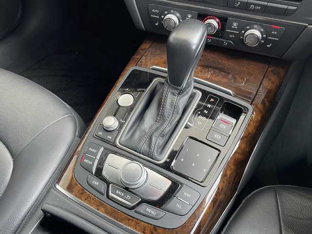 アウディ Ａ７ SB 2．0 TFSI クワトロ 愛知県 2016(平28)年 10万km 白 衝突軽減システム/BOSEプレミアムサウンド/純正９型SDナビ/クルーズコントロール/シートヒーター/ワンセグ/Bluetooth/バックカメラ/電動リアゲート/パワーシート/コーナーセンサー/純正アルミホイール/LEDヘッドライト/ステアリングスイッチ/スマートキー/プッシュスタート