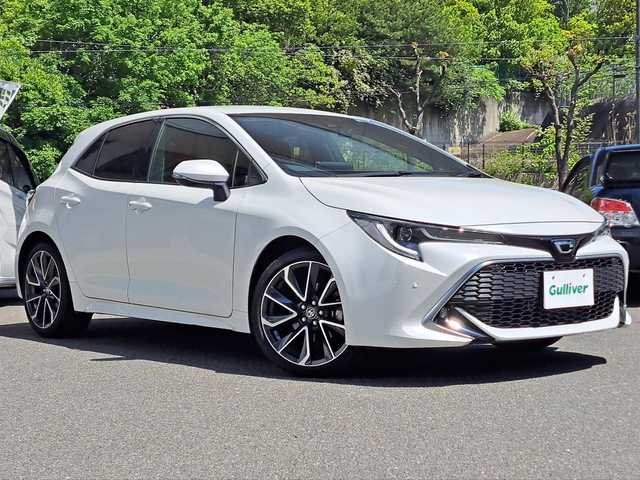 トヨタ カローラ スポーツ G Z 大阪府 2022(令4)年 1.6万km プラチナホワイトパールマイカ /衝突軽減ブレーキ//レーンキープアシスト//ブラインドスポットモニター//追従クルーズコントロール//ビルトインETC2.0//オートハイビーム//パドルシフト//ステアリングスイッチ//アイドリングストップ//純正ナビ付きディスプレーオーディオ/・ラジオ/USB/Bluetooth//バックカメラ//コーナーセンサー//前席シートヒーター//前後ドラレコ【TZ-D205W】//純正18AW