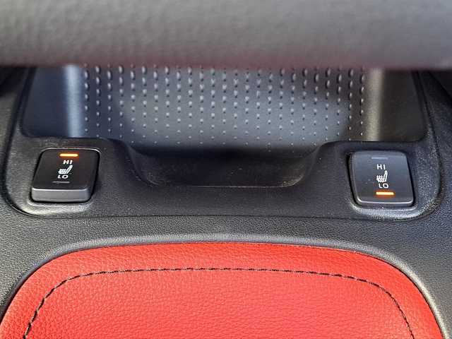 トヨタ カローラ スポーツ G Z 大阪府 2022(令4)年 1.6万km プラチナホワイトパールマイカ /衝突軽減ブレーキ//レーンキープアシスト//ブラインドスポットモニター//追従クルーズコントロール//ビルトインETC2.0//オートハイビーム//パドルシフト//ステアリングスイッチ//アイドリングストップ//純正ナビ付きディスプレーオーディオ/・ラジオ/USB/Bluetooth//バックカメラ//コーナーセンサー//前席シートヒーター//前後ドラレコ【TZ-D205W】//純正18AW