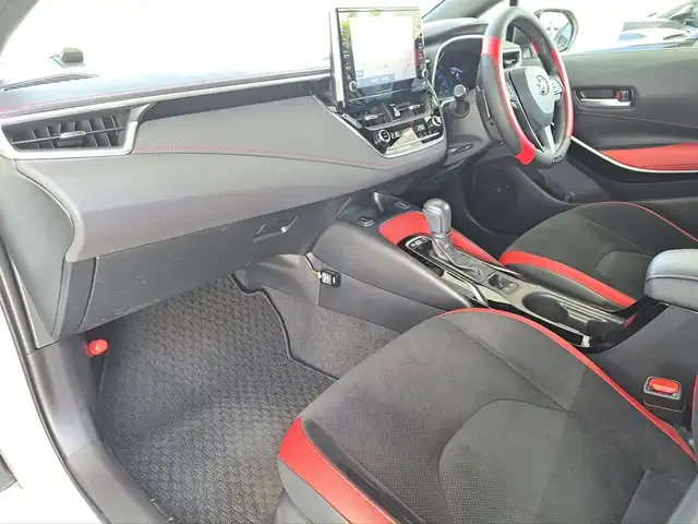 トヨタ カローラ スポーツ G Z 大阪府 2022(令4)年 1.6万km プラチナホワイトパールマイカ /衝突軽減ブレーキ//レーンキープアシスト//ブラインドスポットモニター//追従クルーズコントロール//ビルトインETC2.0//オートハイビーム//パドルシフト//ステアリングスイッチ//アイドリングストップ//純正ナビ付きディスプレーオーディオ/・ラジオ/USB/Bluetooth//バックカメラ//コーナーセンサー//前席シートヒーター//前後ドラレコ【TZ-D205W】//純正18AW