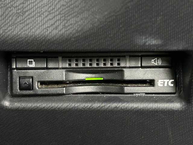 トヨタ アクア G ブラックソフトレザーセレ 茨城県 2015(平27)年 8.7万km 黒 社外SDナビ /-BT/AM/FM/CD/ワンセグTV/クルーズコントロール /ETC /バックカメラ /D席N席シートヒーター /LEDヘッドライト /オートライト /横滑り防止装置 /フォグライト /パワーステアリング/パワーウィンドウ/保証書 /取扱説明書 /記録簿