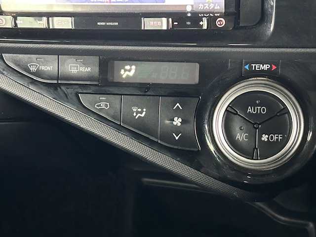 トヨタ アクア G ブラックソフトレザーセレ 茨城県 2015(平27)年 8.7万km 黒 社外SDナビ /-BT/AM/FM/CD/ワンセグTV/クルーズコントロール /ETC /バックカメラ /D席N席シートヒーター /LEDヘッドライト /オートライト /横滑り防止装置 /フォグライト /パワーステアリング/パワーウィンドウ/保証書 /取扱説明書 /記録簿