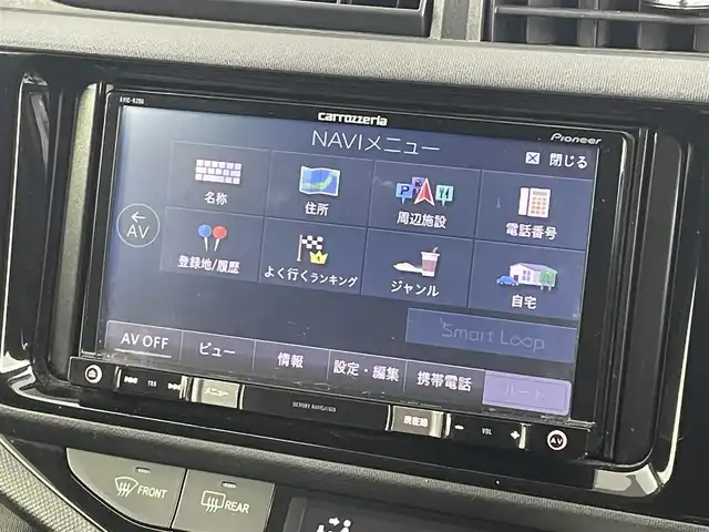 トヨタ アクア S 福島県 2015(平27)年 6.9万km グレーメタリック 社外メモリーナビゲーション/型式：AVC-RZ06/【AM/FM/CD/DVD/AUX/Bluetooth/フルセグTV】/・TVキャンセラー/・ETC/誤発進防止装置/運転席＋助手席シートヒーター/ステアリングスイッチ/LEDヘッドライト/・オートライト/・フロントフォグライト/純正16インチアルミホイール/電動格納ウィンカーミラー/ABS/横滑り防止装置/盗難防止装置/プッシュスタート/・スマートキー/取扱説明書/・保証書
