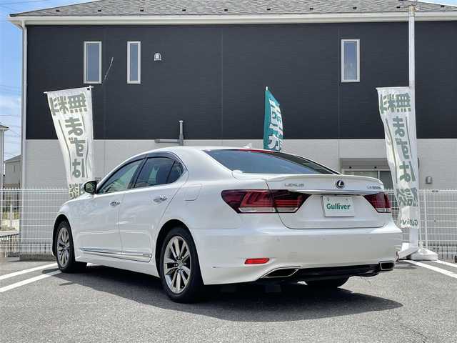 レクサス ＬＳ 600h バージョンC Iパック 三重県 2013(平25)年 2万km ホワイトパールクリスタルシャイン 登録時19639km/黒革シート/禁煙車/純正ナビ/(AM/FM/AUX/USB/ワンセグ/Bluetooth)/BSM/前席シートヒーター/前席エアシート/前席パワーシート/シートメモリ機能/ETC/ドライブレコーダー/ステアリングヒーター/クルーズコントロール/バックカメラ/オートライト/オートハイビーム/前後ソナー/オートホールドブレーキ/横滑り防止装置/電子パーキング/プッシュスタート/スマートキー×2/カードキー/リモートスタートキー