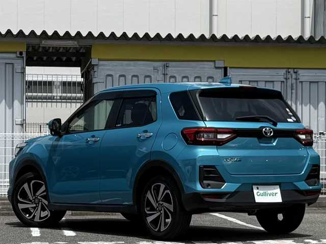 トヨタ ライズ Z 愛知県 2020(令2)年 1.7万km ターコイズブルーマイカメタリック /ワンオーナー//禁煙車//バックカメラ//前方ドライブレコーダー//純正ディーラーオプションナビ//フルセグTV/CD/DVD/BT/USB/SD//ビルトインETC//ブラインドスポットモニター//マルチインフォメーションディスプレイ//クリアランスソナー//横滑り防止装置//車線逸脱警報//プリクラッシュセーフティ//レーダークルーズコントロール//先行車発進告知機能//ステアリングアシスト//標識認識機能//リヤクロストラフィックアラート//MTモード付AT//アイドリングストップ//プッシュスタート//オートリトラクタブルウインカーミラー//シートヒーター(D/N)//純正17インチアルミホイール//純正フロアマット//純正ドアバイザー//純正オートLEDヘッドライト//フォグランプ//イモビライザー//革巻きステアリング//ステアリングスイッチ//ISOFIX//防眩ミラー//バニティミラー(D/N)//スペアタイヤ//スマートキー//スペアキー×1//保証書/取扱説明書/ナビ説明書//ディーラー記録簿(R3.4.5.6.7)