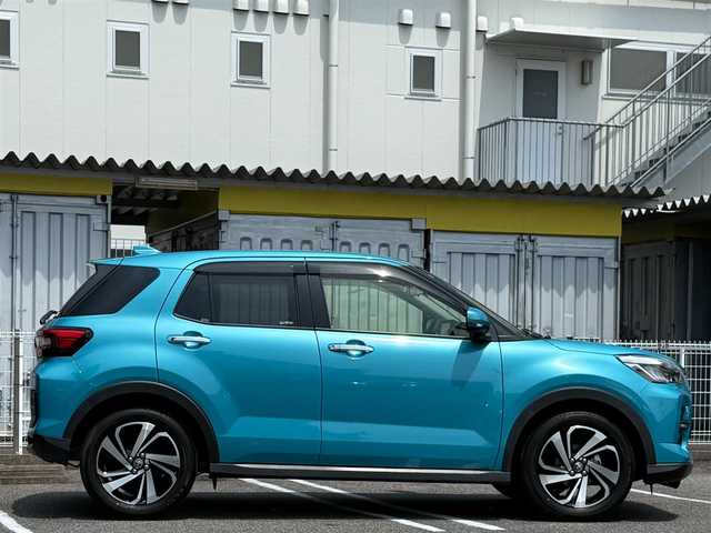 トヨタ ライズ Z 愛知県 2020(令2)年 1.7万km ターコイズブルーマイカメタリック /ワンオーナー//禁煙車//バックカメラ//前方ドライブレコーダー//純正ディーラーオプションナビ//フルセグTV/CD/DVD/BT/USB/SD//ビルトインETC//ブラインドスポットモニター//マルチインフォメーションディスプレイ//クリアランスソナー//横滑り防止装置//車線逸脱警報//プリクラッシュセーフティ//レーダークルーズコントロール//先行車発進告知機能//ステアリングアシスト//標識認識機能//リヤクロストラフィックアラート//MTモード付AT//アイドリングストップ//プッシュスタート//オートリトラクタブルウインカーミラー//シートヒーター(D/N)//純正17インチアルミホイール//純正フロアマット//純正ドアバイザー//純正オートLEDヘッドライト//フォグランプ//イモビライザー//革巻きステアリング//ステアリングスイッチ//ISOFIX//防眩ミラー//バニティミラー(D/N)//スペアタイヤ//スマートキー//スペアキー×1//保証書/取扱説明書/ナビ説明書//ディーラー記録簿(R3.4.5.6.7)