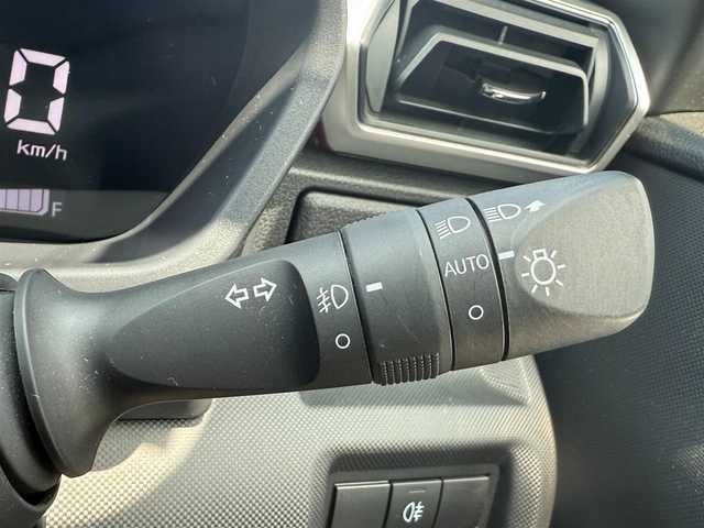 トヨタ ライズ Z 愛知県 2020(令2)年 1.7万km ターコイズブルーマイカメタリック /ワンオーナー//禁煙車//バックカメラ//前方ドライブレコーダー//純正ディーラーオプションナビ//フルセグTV/CD/DVD/BT/USB/SD//ビルトインETC//ブラインドスポットモニター//マルチインフォメーションディスプレイ//クリアランスソナー//横滑り防止装置//車線逸脱警報//プリクラッシュセーフティ//レーダークルーズコントロール//先行車発進告知機能//ステアリングアシスト//標識認識機能//リヤクロストラフィックアラート//MTモード付AT//アイドリングストップ//プッシュスタート//オートリトラクタブルウインカーミラー//シートヒーター(D/N)//純正17インチアルミホイール//純正フロアマット//純正ドアバイザー//純正オートLEDヘッドライト//フォグランプ//イモビライザー//革巻きステアリング//ステアリングスイッチ//ISOFIX//防眩ミラー//バニティミラー(D/N)//スペアタイヤ//スマートキー//スペアキー×1//保証書/取扱説明書/ナビ説明書//ディーラー記録簿(R3.4.5.6.7)