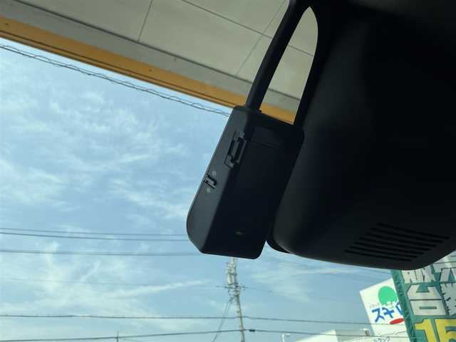 トヨタ ライズ Z 愛知県 2020(令2)年 1.7万km ターコイズブルーマイカメタリック /ワンオーナー//禁煙車//バックカメラ//前方ドライブレコーダー//純正ディーラーオプションナビ//フルセグTV/CD/DVD/BT/USB/SD//ビルトインETC//ブラインドスポットモニター//マルチインフォメーションディスプレイ//クリアランスソナー//横滑り防止装置//車線逸脱警報//プリクラッシュセーフティ//レーダークルーズコントロール//先行車発進告知機能//ステアリングアシスト//標識認識機能//リヤクロストラフィックアラート//MTモード付AT//アイドリングストップ//プッシュスタート//オートリトラクタブルウインカーミラー//シートヒーター(D/N)//純正17インチアルミホイール//純正フロアマット//純正ドアバイザー//純正オートLEDヘッドライト//フォグランプ//イモビライザー//革巻きステアリング//ステアリングスイッチ//ISOFIX//防眩ミラー//バニティミラー(D/N)//スペアタイヤ//スマートキー//スペアキー×1//保証書/取扱説明書/ナビ説明書//ディーラー記録簿(R3.4.5.6.7)
