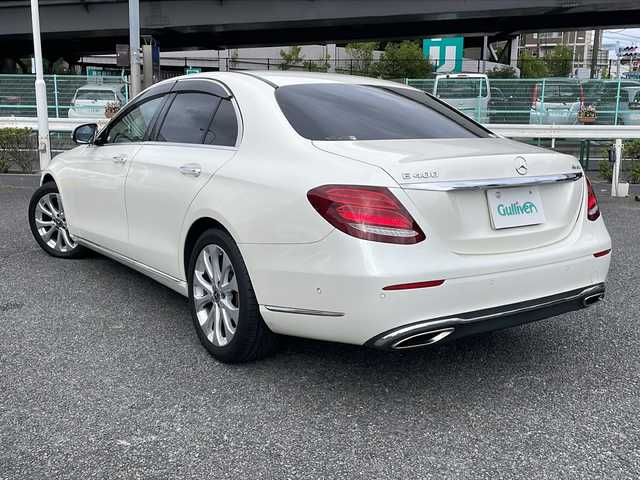 メルセデス・ベンツ Ｅ４００ 4マチック エクスクルーシブ 東京都 2017(平29)年 7万km 白 COMANDシステムHDDナビ/【Bluetooth/TV/SD/USB】/バックカメラ/アラウンドビューモニター/ETC/D/N席シートヒーター/D/N席パワーシート/D/N席メモリーシート/アクティブブレーキアシスト/アクティブレーンキープアシスト/ブラインドスポットアシスト/アテンションアシスト/レーダークルーズコントロール/ドライブレコーダー/エアサス/パドルシフト/プッシュスタート/スマートキー×2