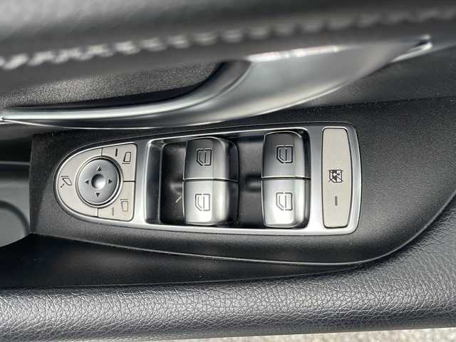 メルセデス・ベンツ Ｅ４００ 4マチック エクスクルーシブ 東京都 2017(平29)年 7万km 白 COMANDシステムHDDナビ/【Bluetooth/TV/SD/USB】/バックカメラ/アラウンドビューモニター/ETC/D/N席シートヒーター/D/N席パワーシート/D/N席メモリーシート/アクティブブレーキアシスト/アクティブレーンキープアシスト/ブラインドスポットアシスト/アテンションアシスト/レーダークルーズコントロール/ドライブレコーダー/エアサス/パドルシフト/プッシュスタート/スマートキー×2