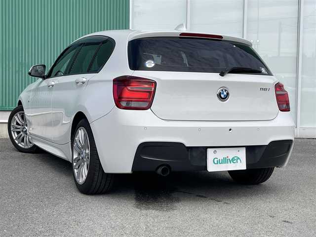 ＢＭＷ １１６ｉ Mスポーツ 福岡県 2015(平27)年 6.6万km 白 純正ナビ/Bカメラ/LEDヘッドライト/オートライト/純正17インチAW/アイドリングストップ/横滑り防止装置/コーナーセンサー/盗難防止装置/ステアリングスイッチ/スマートキー/ETC/保証書/取扱説明書