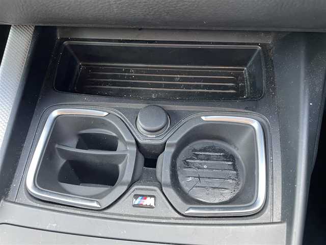 ＢＭＷ １１６ｉ Mスポーツ 福岡県 2015(平27)年 6.6万km 白 純正ナビ/Bカメラ/LEDヘッドライト/オートライト/純正17インチAW/アイドリングストップ/横滑り防止装置/コーナーセンサー/盗難防止装置/ステアリングスイッチ/スマートキー/ETC/保証書/取扱説明書