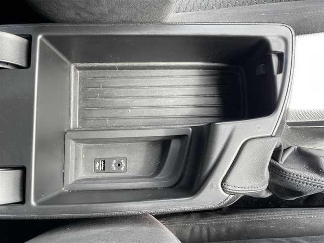 ＢＭＷ １１６ｉ Mスポーツ 福岡県 2015(平27)年 6.6万km 白 純正ナビ/Bカメラ/LEDヘッドライト/オートライト/純正17インチAW/アイドリングストップ/横滑り防止装置/コーナーセンサー/盗難防止装置/ステアリングスイッチ/スマートキー/ETC/保証書/取扱説明書