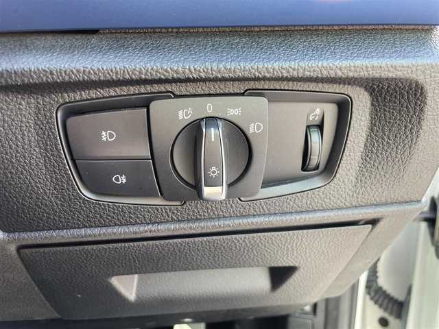 ＢＭＷ １１６ｉ Mスポーツ 福岡県 2015(平27)年 6.6万km 白 純正ナビ/Bカメラ/LEDヘッドライト/オートライト/純正17インチAW/アイドリングストップ/横滑り防止装置/コーナーセンサー/盗難防止装置/ステアリングスイッチ/スマートキー/ETC/保証書/取扱説明書