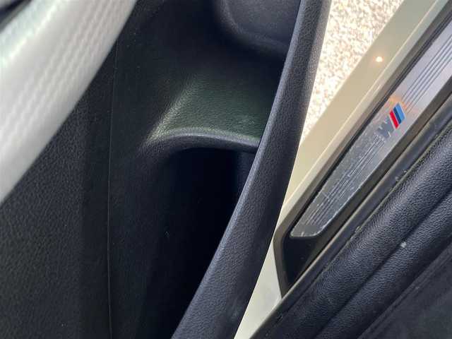 ＢＭＷ １１６ｉ Mスポーツ 福岡県 2015(平27)年 6.6万km 白 純正ナビ/Bカメラ/LEDヘッドライト/オートライト/純正17インチAW/アイドリングストップ/横滑り防止装置/コーナーセンサー/盗難防止装置/ステアリングスイッチ/スマートキー/ETC/保証書/取扱説明書