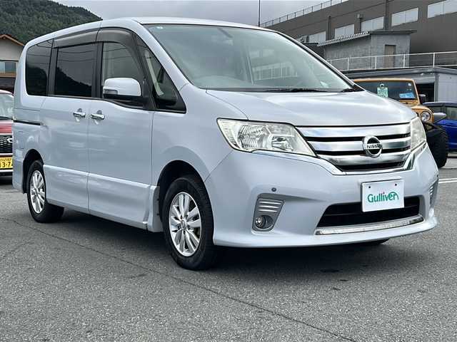 日産 セレナ ハイウェイスター Vセレクション 山梨県 2013(平25)年 5.8万km エターナルスノーホワイト ALPINEフリップダウンモニター/純正SDナビ/　(CD/DVD/USB/SD/AUX/BT)/バックカメラ/両側パワースライドドア/クルーズコントロール/オートライト/フォグランプ/純正15インチアルミホイール/コーナーセンサー/ダブルオートエアコン/４WD/純正フロアマット/スマートキー/ビルトインETC