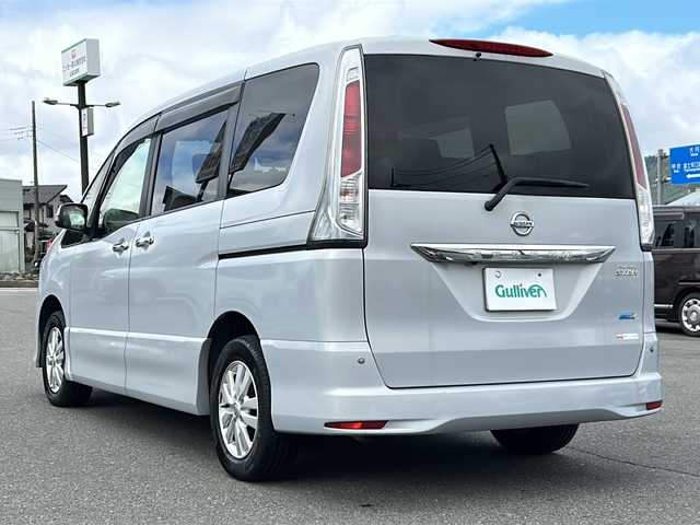 日産 セレナ ハイウェイスター Vセレクション 山梨県 2013(平25)年 5.8万km エターナルスノーホワイト ALPINEフリップダウンモニター/純正SDナビ/　(CD/DVD/USB/SD/AUX/BT)/バックカメラ/両側パワースライドドア/クルーズコントロール/オートライト/フォグランプ/純正15インチアルミホイール/コーナーセンサー/ダブルオートエアコン/４WD/純正フロアマット/スマートキー/ビルトインETC