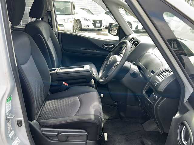 日産 セレナ ハイウェイスター Vセレクション 山梨県 2013(平25)年 5.8万km エターナルスノーホワイト ALPINEフリップダウンモニター/純正SDナビ/　(CD/DVD/USB/SD/AUX/BT)/バックカメラ/両側パワースライドドア/クルーズコントロール/オートライト/フォグランプ/純正15インチアルミホイール/コーナーセンサー/ダブルオートエアコン/４WD/純正フロアマット/スマートキー/ビルトインETC
