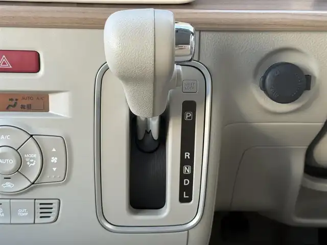 スズキ ラパン X 愛知県 2020(令2)年 0.8万km シフォンアイボリーメタリック /禁煙//ワンオーナー//純正メモリナビ//全方位カメラ//フルセグ/CD/DVD/SD録音/USB/iPod/BT/ラジオ//ドライブレコーダー//デュアルセンサーブレーキサポート//車線逸脱警報//オートリトラウィンカーミラー//シートヒーター//ベンチシート//革巻きステアリング//ステアリングスイッチ//HIDオートライト//リアコーナーセンサー//アイドリングストップ//スマートキー//プッシュスタート//純正14AW//純正ドアバイザー/純正フロアマット//保証書//取扱説明書//ディーラー記録簿6部//スペアキー