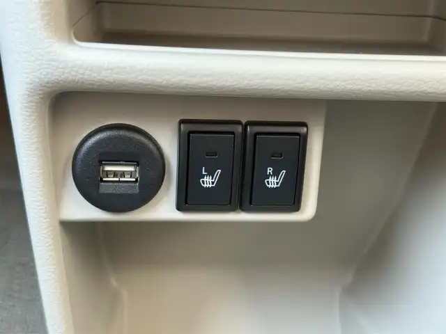 スズキ ラパン X 愛知県 2020(令2)年 0.8万km シフォンアイボリーメタリック /禁煙//ワンオーナー//純正メモリナビ//全方位カメラ//フルセグ/CD/DVD/SD録音/USB/iPod/BT/ラジオ//ドライブレコーダー//デュアルセンサーブレーキサポート//車線逸脱警報//オートリトラウィンカーミラー//シートヒーター//ベンチシート//革巻きステアリング//ステアリングスイッチ//HIDオートライト//リアコーナーセンサー//アイドリングストップ//スマートキー//プッシュスタート//純正14AW//純正ドアバイザー/純正フロアマット//保証書//取扱説明書//ディーラー記録簿6部//スペアキー