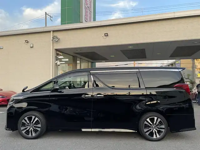 トヨタ アルファード S Cパッケージ 和歌山県 2022(令4)年 1.3万km ブラック ワンオーナー/サンルーフ/純正メーカーディスプレイオーディオ/　Bluetooth・USB・Miracast/バックカメラ/デジタルインナーミラー/両側パワースライドドア/レーダークルーズコントロール/LTA/BSM/PKSB/RCTA/ステアリングヒーター/三眼LEDヘッドライト/スペアタイヤ/前席シートヒーター・エアシート/前席パワーシート/２列目電動リクライニング・電動オットマン/パワーバックドア/スマートキー