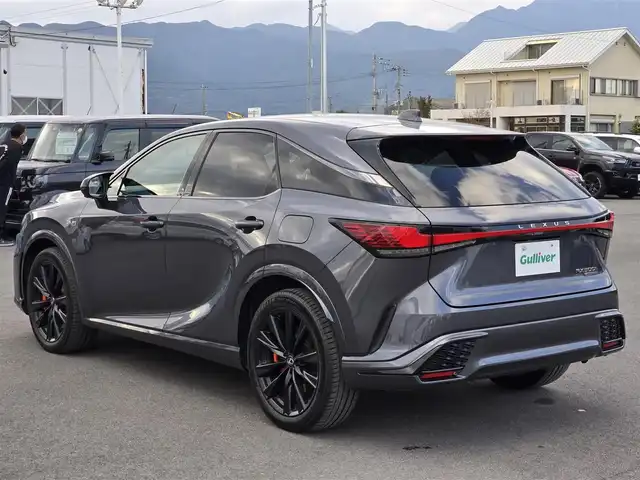 レクサス ＲＸ 500h Fスポーツパフォーマンス 鹿児島県 2023(令5)年 7.8万km ソニッククロム マークレビンソン　/寒冷地仕様　/オレンジキャリパー　/全席シートヒーター　/全席ベンチレーション　/ステアリングヒーター/輻射ヒーター/パノラミックビューモニター　/ブラインドスポットモニター　/ＤＩＲＥＣＴ４　/ダイナミックリアステアリング/純正メモリーナビ/Bluetoothオーディオ/フルセグテレビ/パワーバックドア/TVキャンセラー/デジタルインナーミラー/前後ドライブレコーダー/ワイヤレス充電/パーキングアシスト/レーダークルーズコントロール/パドルシフト/ＭＴモード付きＡＴ/プッシュスタート/スマートキー/レーンキープアシスト/横滑り防止装置/エアバック(W+サイド)/カーテンエアバッグ