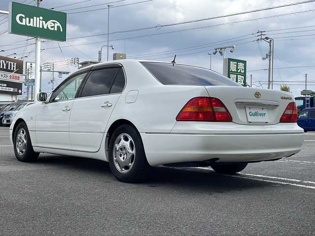 トヨタ セルシオ Cタイプ 徳島県 2002(平14)年 9.2万km 白 サンルーフ/純正フロアマット/ハーフレザーシート/前席シートヒーター/前席エアーシート/前席パワーシート/純正16インチアルミホイール/シートメモリ/純正ドアバイザー/ラジオ/DVDボイスナビゲーション/クルーズコントロール