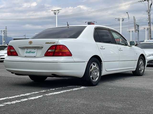 トヨタ セルシオ Cタイプ 徳島県 2002(平14)年 9.2万km 白 サンルーフ/純正フロアマット/ハーフレザーシート/前席シートヒーター/前席エアーシート/前席パワーシート/純正16インチアルミホイール/シートメモリ/純正ドアバイザー/ラジオ/DVDボイスナビゲーション/クルーズコントロール