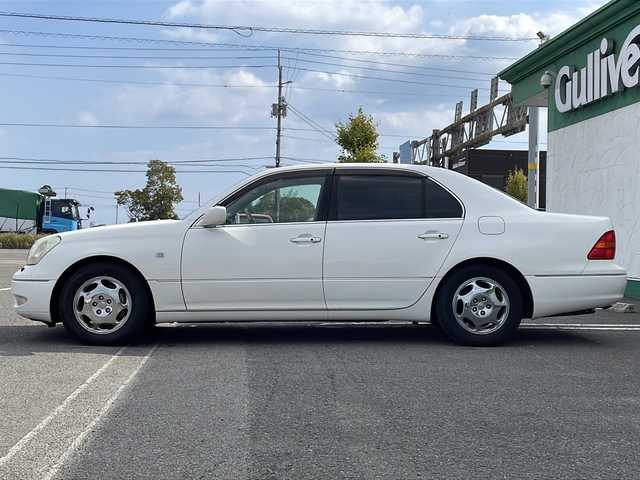 トヨタ セルシオ Cタイプ 徳島県 2002(平14)年 9.2万km 白 サンルーフ/純正フロアマット/ハーフレザーシート/前席シートヒーター/前席エアーシート/前席パワーシート/純正16インチアルミホイール/シートメモリ/純正ドアバイザー/ラジオ/DVDボイスナビゲーション/クルーズコントロール