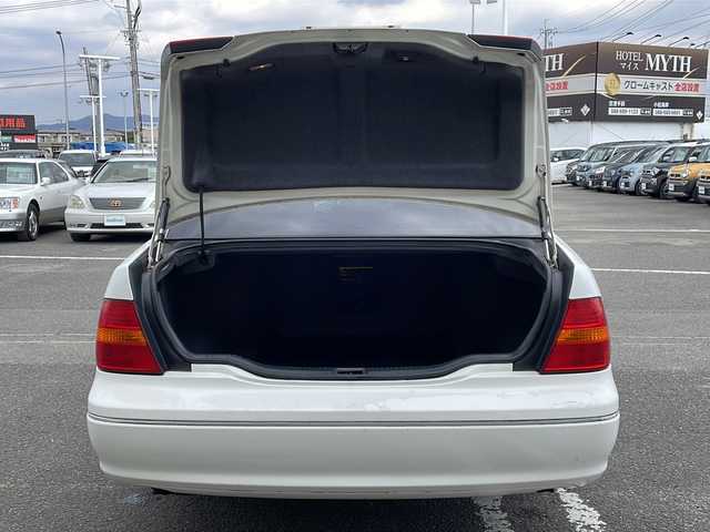 トヨタ セルシオ Cタイプ 徳島県 2002(平14)年 9.2万km 白 サンルーフ/純正フロアマット/ハーフレザーシート/前席シートヒーター/前席エアーシート/前席パワーシート/純正16インチアルミホイール/シートメモリ/純正ドアバイザー/ラジオ/DVDボイスナビゲーション/クルーズコントロール