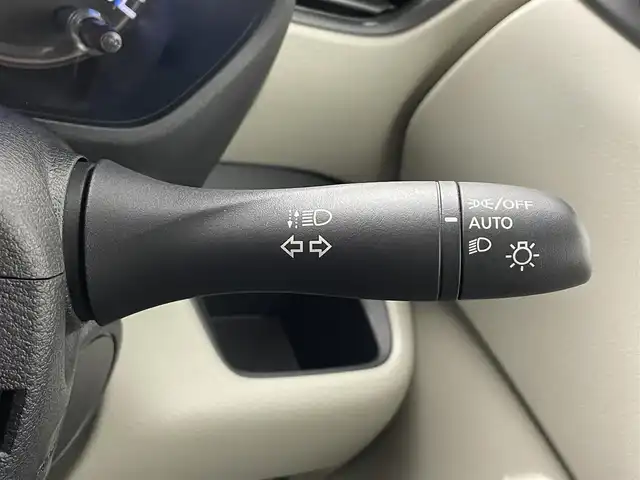 日産 ルークス X 埼玉県 2022(令4)年 1.5万km スパークリングレッドM 純正９型ナビ　全方位　衝突軽減　ＢＴ　スマートキー　パワースライドドア　アイドリングストップ　フルセグＴＶ　オートハイビーム　レーンキープ　コーナーセンサー　純正フロアマット　ベンチシート