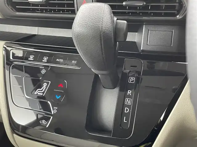 日産 ルークス X 埼玉県 2022(令4)年 1.5万km スパークリングレッドM 純正９型ナビ　全方位　衝突軽減　ＢＴ　スマートキー　パワースライドドア　アイドリングストップ　フルセグＴＶ　オートハイビーム　レーンキープ　コーナーセンサー　純正フロアマット　ベンチシート