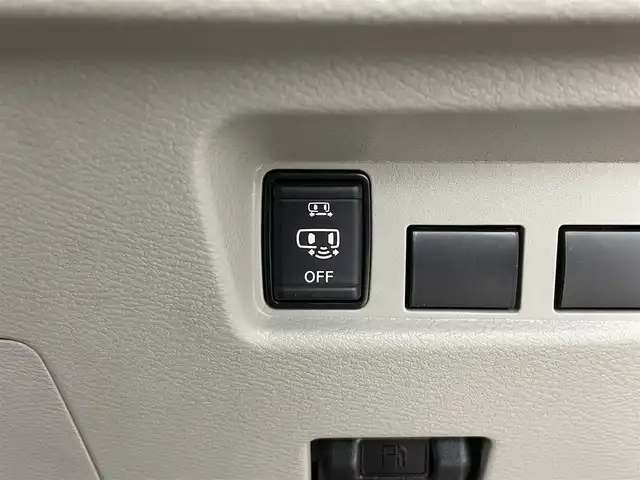 日産 ルークス X 埼玉県 2022(令4)年 1.5万km スパークリングレッドM 純正９型ナビ　全方位　衝突軽減　ＢＴ　スマートキー　パワースライドドア　アイドリングストップ　フルセグＴＶ　オートハイビーム　レーンキープ　コーナーセンサー　純正フロアマット　ベンチシート