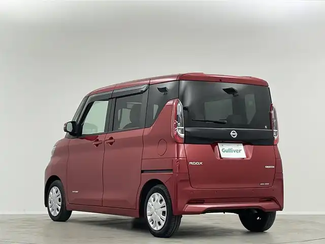 日産 ルークス X 埼玉県 2022(令4)年 1.5万km スパークリングレッドM 純正９型ナビ　全方位　衝突軽減　ＢＴ　スマートキー　パワースライドドア　アイドリングストップ　フルセグＴＶ　オートハイビーム　レーンキープ　コーナーセンサー　純正フロアマット　ベンチシート