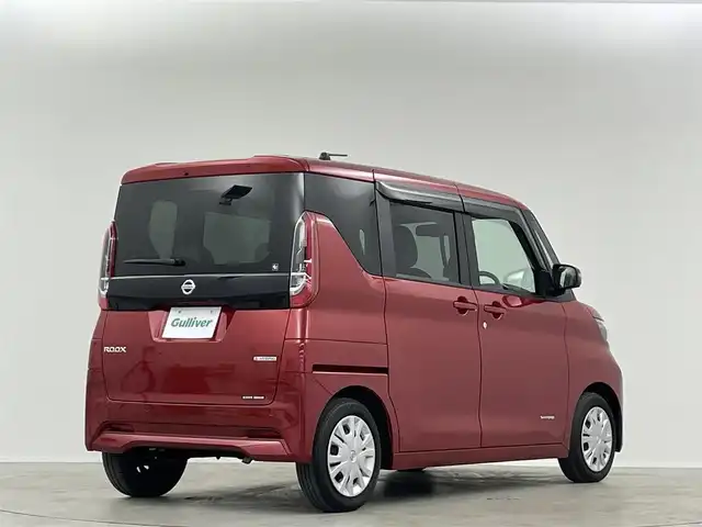 日産 ルークス X 埼玉県 2022(令4)年 1.5万km スパークリングレッドM 純正９型ナビ　全方位　衝突軽減　ＢＴ　スマートキー　パワースライドドア　アイドリングストップ　フルセグＴＶ　オートハイビーム　レーンキープ　コーナーセンサー　純正フロアマット　ベンチシート