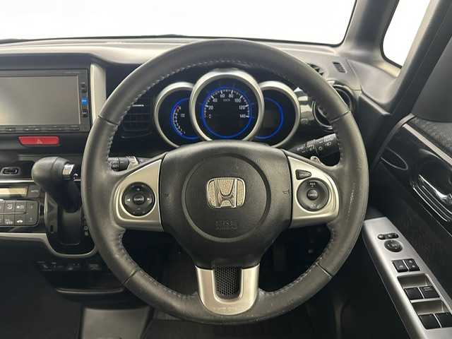 ホンダ Ｎ ＢＯＸ カスタムGターボSSブラッククタイル 兵庫県 2017(平29)年 5.9万km クリスタルブラックパール 純正メモリナビ(CD/DVD/Bluetooth/フルセグTV）/バックカメラ/クルーズコントロール/シートヒーター/ハーフレザーシート/両側スライドドア/社外アルミホイール/純正フロアマット/ドライブレコーダー/ETC/スペアキー/オートライト/ダウンサス/純正アルミホイール付スタッドレスタイヤ積込