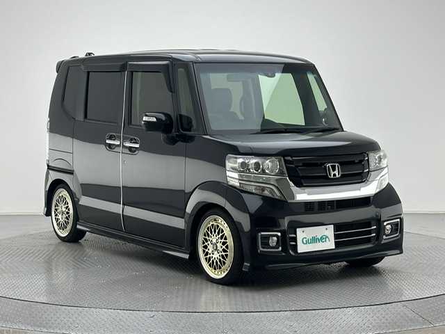 ホンダ Ｎ ＢＯＸ カスタムGターボSSブラッククタイル 兵庫県 2017(平29)年 5.9万km クリスタルブラックパール 純正メモリナビ(CD/DVD/Bluetooth/フルセグTV）/バックカメラ/クルーズコントロール/シートヒーター/ハーフレザーシート/両側スライドドア/社外アルミホイール/純正フロアマット/ドライブレコーダー/ETC/スペアキー/オートライト/ダウンサス/純正アルミホイール付スタッドレスタイヤ積込