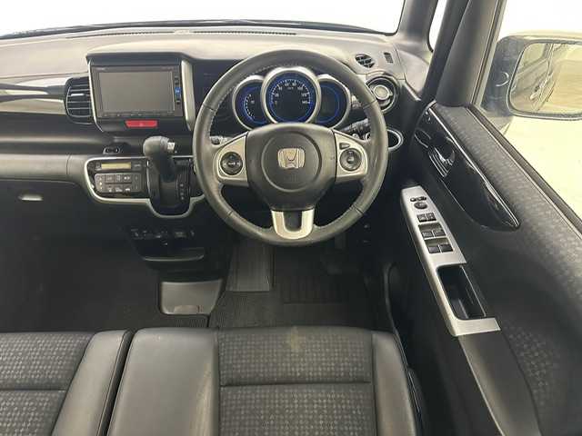 ホンダ Ｎ ＢＯＸ カスタムGターボSSブラッククタイル 兵庫県 2017(平29)年 5.9万km クリスタルブラックパール 純正メモリナビ(CD/DVD/Bluetooth/フルセグTV）/バックカメラ/クルーズコントロール/シートヒーター/ハーフレザーシート/両側スライドドア/社外アルミホイール/純正フロアマット/ドライブレコーダー/ETC/スペアキー/オートライト/ダウンサス/純正アルミホイール付スタッドレスタイヤ積込