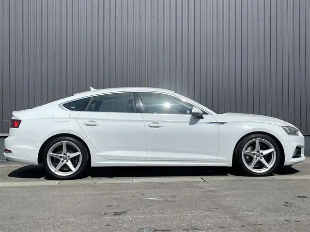 アウディ Ａ５ SB2．0TFSI Q スポーツ 青森県 2017(平29)年 4.8万km アイビスホワイト /4WD/ターボ/バーチャルコックピット/純正メモリーナビ/　(フルセグTV/BT/DVD/AUX)/ETC/ACC/バックカメラ/前後バンパーソナー/前席パワーシートヒーター/黒レザーシート/パワーバックドア/純正18インチアルミ/LEDヘッドライト/ブラインドスポットモニター/革巻きステア/ノブ/パドルシフト/ヘットライトウオッシャー/オートライト/オートワイパー/ミラーヒーター/レーンキピングアシスト/W/サイド/カーテンエアバッグ /ABS/スマートキーx2/保証書/取説