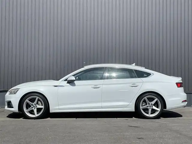 アウディ Ａ５ SB2．0TFSI Q スポーツ 青森県 2017(平29)年 4.8万km アイビスホワイト /4WD/ターボ/バーチャルコックピット/純正メモリーナビ/　(フルセグTV/BT/DVD/AUX)/ETC/ACC/バックカメラ/前後バンパーソナー/前席パワーシートヒーター/黒レザーシート/パワーバックドア/純正18インチアルミ/LEDヘッドライト/ブラインドスポットモニター/革巻きステア/ノブ/パドルシフト/ヘットライトウオッシャー/オートライト/オートワイパー/ミラーヒーター/レーンキピングアシスト/W/サイド/カーテンエアバッグ /ABS/スマートキーx2/保証書/取説