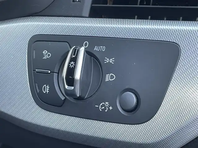 アウディ Ａ５ SB2．0TFSI Q スポーツ 青森県 2017(平29)年 4.8万km アイビスホワイト /4WD/ターボ/バーチャルコックピット/純正メモリーナビ/　(フルセグTV/BT/DVD/AUX)/ETC/ACC/バックカメラ/前後バンパーソナー/前席パワーシートヒーター/黒レザーシート/パワーバックドア/純正18インチアルミ/LEDヘッドライト/ブラインドスポットモニター/革巻きステア/ノブ/パドルシフト/ヘットライトウオッシャー/オートライト/オートワイパー/ミラーヒーター/レーンキピングアシスト/W/サイド/カーテンエアバッグ /ABS/スマートキーx2/保証書/取説