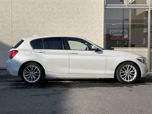 ＢＭＷ １１６ｉ ファッショニスタ 大阪府 2014(平26)年 9.4万km ミネラルホワイト 純正ナビ/　Bluetooth/CD/DVD/クルーズコントロール/レザーシート（ベージュ）/メモリ付きパワーシート/前席シートヒーター/電動リアゲート/バックカメラ/コーナーセンサー/ETC/保証書・取扱説明書