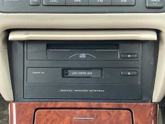 トヨタ クラウン ロイヤル ロイヤルエクストラ LTD 大分県 2003(平15)年 7.9万km ホワイトパールクリスタルシャイン/シルバーマイカM 純正オーディオ/AM/FM/CD/MD/純正16AW/D席パワーシート/ランバーサポート/オートエアコン /オートライト/電動格納ミラー/純正フロアマット/ドアバイザー