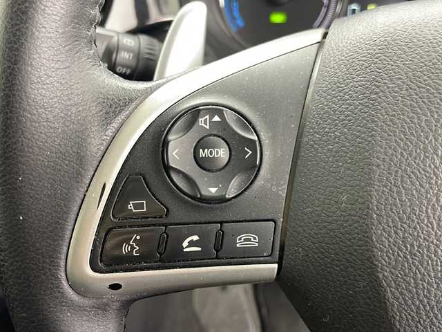三菱 アウトランダー ＰＨＥＶ G プレミアムパッケージ 道央・札幌 2013(平25)年 3.3万km サラエボホワイト ・４ＷＤ/・純正ナビ＆ＴＶ＆ＢＴ＆ＤＶＤ＆ＣＤ/・ロックフォードサウンドシステム/・バックモニター/・寒冷地仕様/・ＦＣＭ/・ＬＤＷ/・横滑り防止装置/・レーダークルーズコントロール/・パドルシフト/・パワーバックドア/・レザーシート/・前席シートヒーター/・運転席パワーシート/・ＥＴＣ/・オートライト/・キセノンヘッドライト/・フォグランプ/・ドアミラーヒーター/・ドアミラーウィンカー/・２００Ｖ用充電ケーブル積込/・冬タイヤ社外１８インチアルミ付き積込