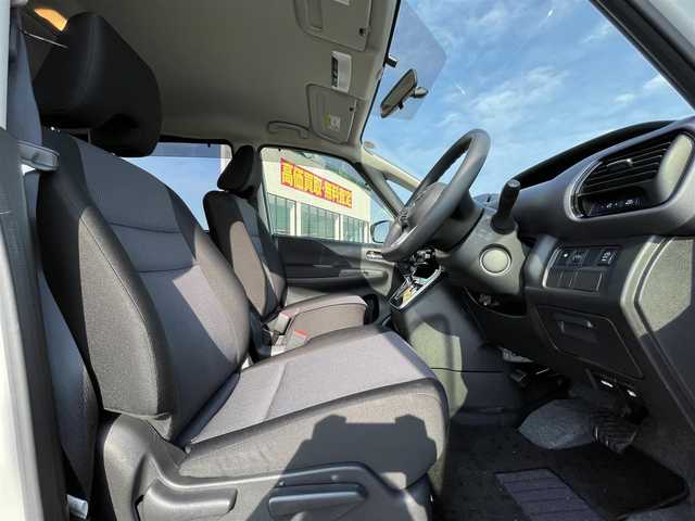 日産 セレナ B 鳥取県 2021(令3)年 2.3万km ブリリアントホワイトパール 4WD/純正ナビ/フルセグ/CD/BT/ビルトインETC/クルーズコントロール/プッシュエンジンスタート/アイドリングストップ/フロアマット/ドアバイザー