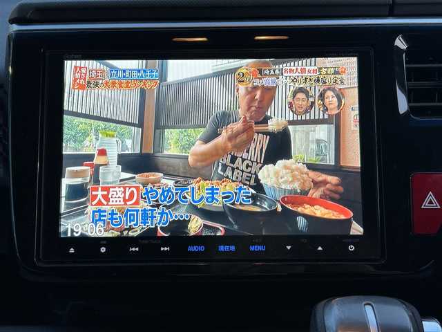 ホンダ ステップワゴン スパーダ 愛知県 2016(平28)年 8.4万km ホワイトオーキッドパール 純正ナビ/（FM/AM/CD/DVD/SD/BT)/フルセグTV/バックカメラ/ドライブレコーダー/ETC/両側パワースライドドア/純正16インチAW/LEDヘッドライト/フォグランプ/スマートキー/スペアキー/ステアリングスィッチ/ドアバイザー/フロアマット