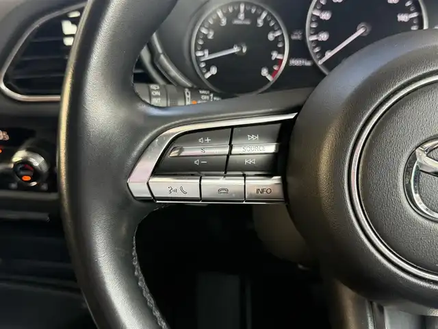 マツダ ＣＸ－３０ 20S Lパッケージ 愛知県 2020(令2)年 3.5万km スノーフレイクホワイトパールマイカ /禁煙//メーカーナビ//フルセグ//CD/DVD/SD/BT/HDMI/USB/AM/FM//AppleCarPlay/AndroidAuto//360°カメラ//黒革シート//シートヒーター//パワーシート//ドライブレコーダー//ビルトインETC//LEDオートライト//オートリトラウィンカーミラー//革巻きステアリング//ステアリングスイッチ//ステアリングヒーター//パドルシフト//パワーバックドア//スマートブレーキサポート//レーンキープアシストシステム//ディスタンス＆スピードアラート//前後側方接近車両検知//車線逸脱警報//ブラインドスポットモニタリング//ドライバーモニタリング//パーキングセンサー//アイドリングストップ//ヘッドアップディスプレイ//電子パーキング//オートホールド//純正18AW//スマートキー//プッシュスタート//純正フロアマット//純正ドアバイザー//保証書//取扱説明書//ナビ取説//スペアキー